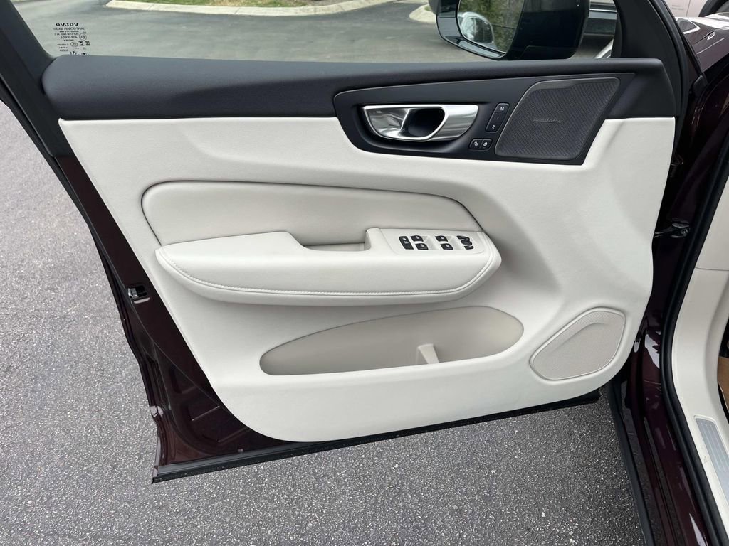 New 2026 Volvo XC60 B5 Ultra w/ Climate Package image 20