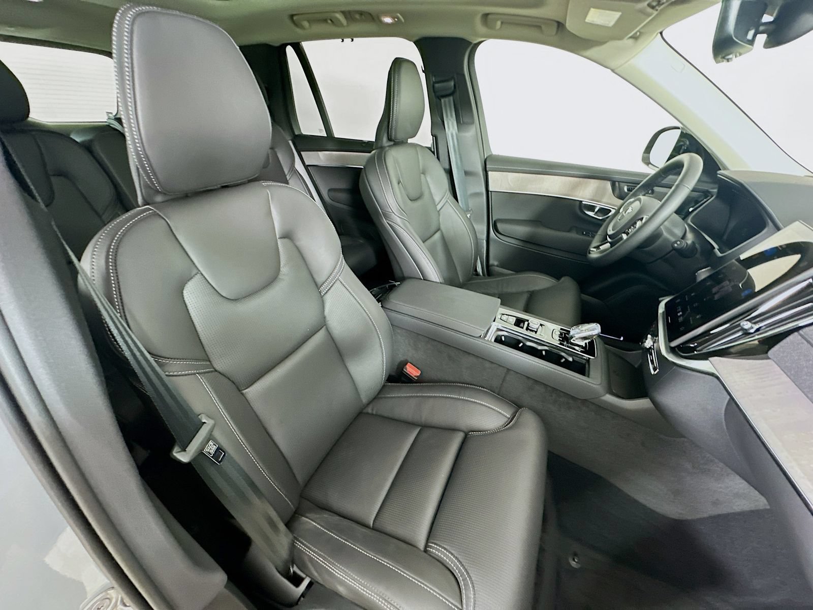 New 2026 Volvo XC90 B6 Ultra w/ Protection Package Premier AWD/4WD image 44
