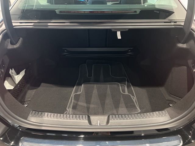 Used 2025 Mercedes-Benz E 350 4MATIC Sedan image 45