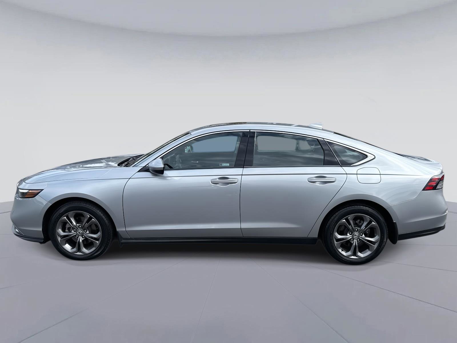 Certified 2023 Honda Accord EX image 7