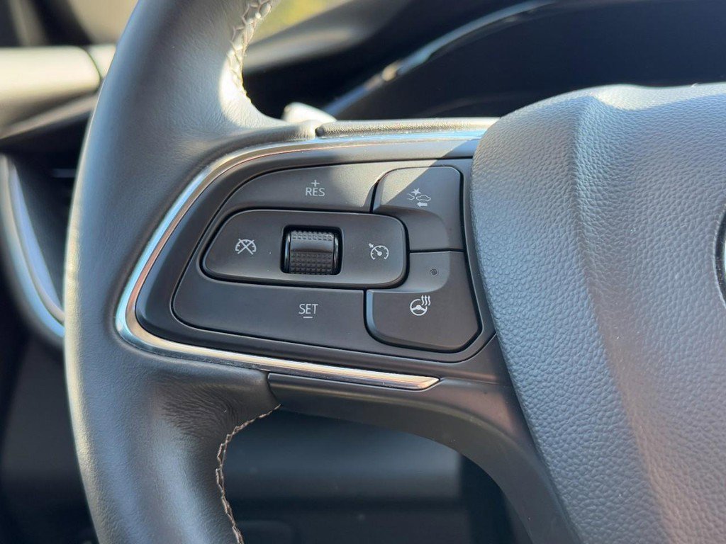 Used 2022 Buick Envision Essence w/ Safety Package image 17