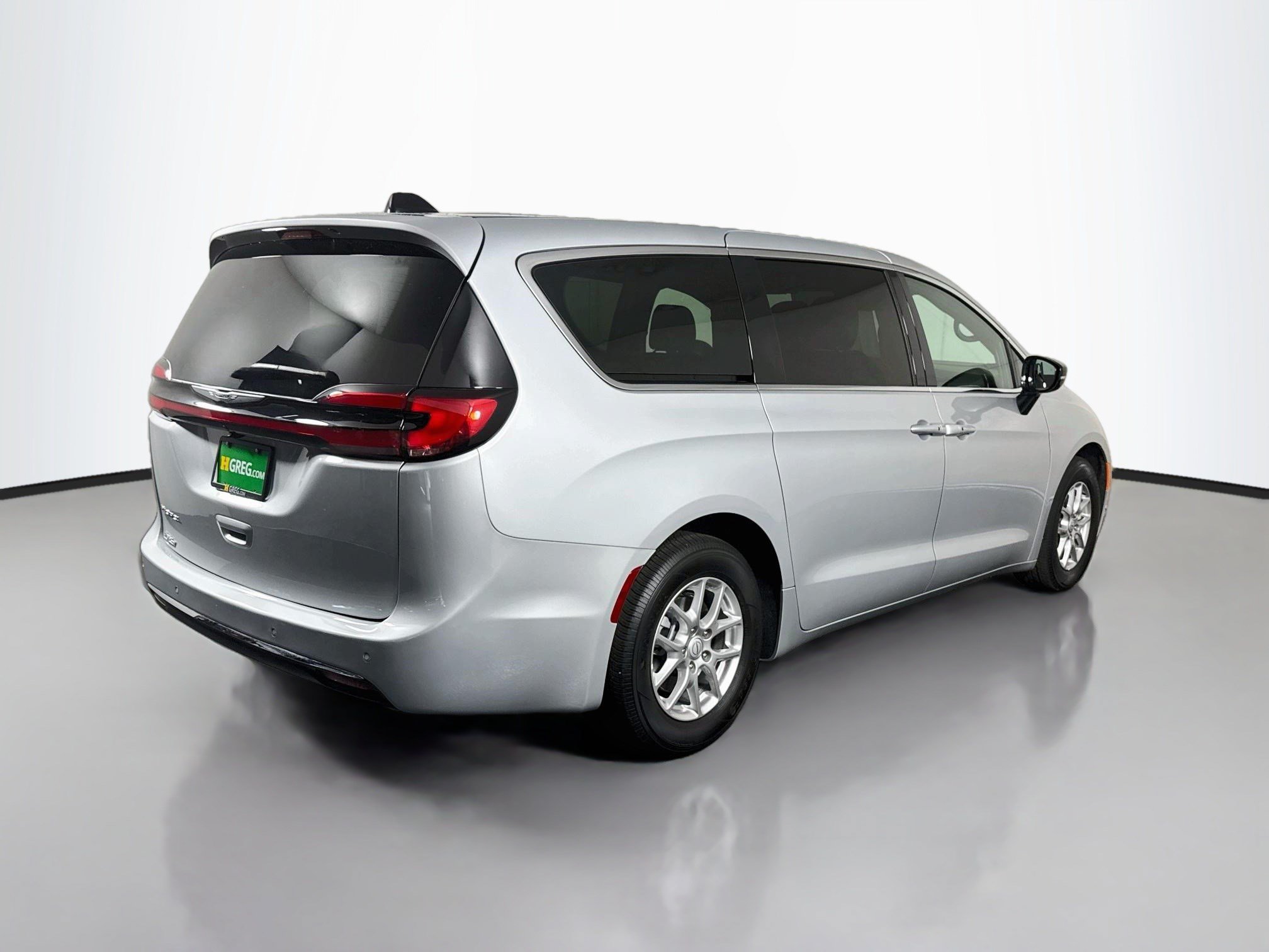 Used 2026 Chrysler Pacifica Select FWD image 10