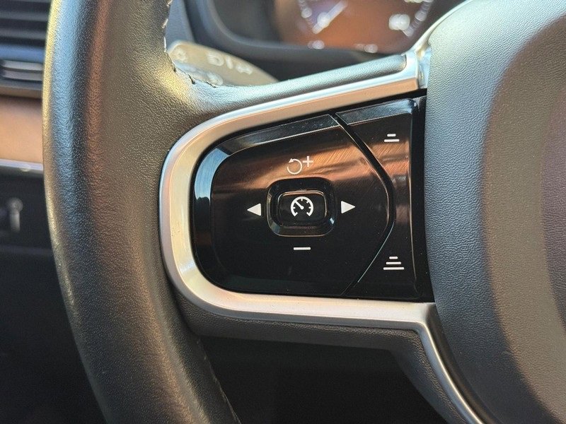 Used 2018 Volvo XC90 T6 Inscription w/ Convenience Package image 21