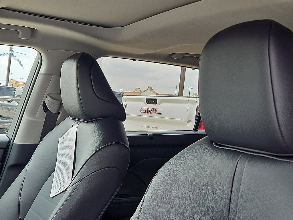 Certified 2026 Toyota Highlander XLE image 11