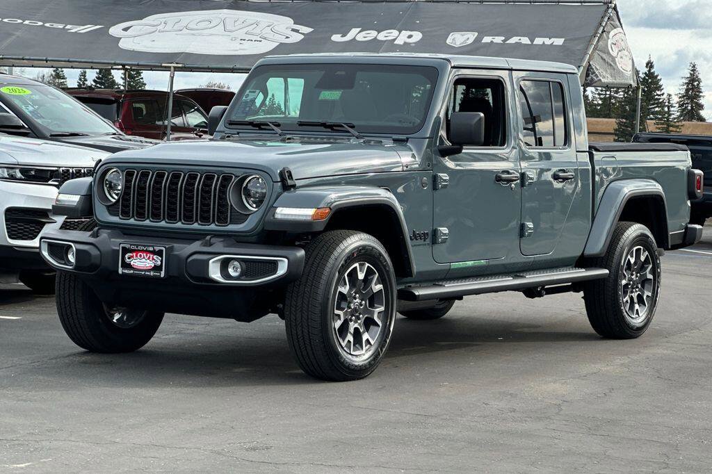 New 2026 Jeep Gladiator Sport AWD/4WD image 8
