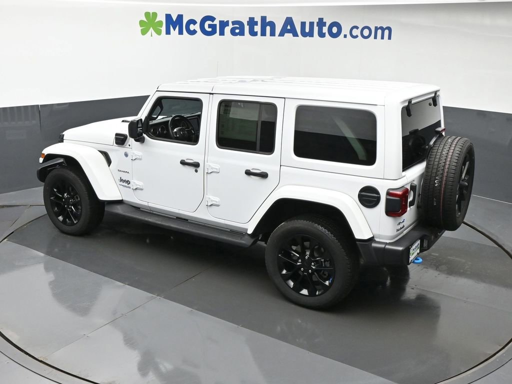Used 2022 Jeep Wrangler Unlimited Sahara w/ Cold Weather Group image 23