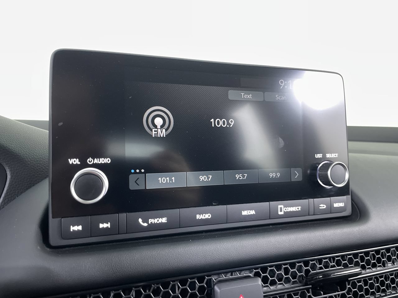 Used 2023 Honda HR-V LX image 14