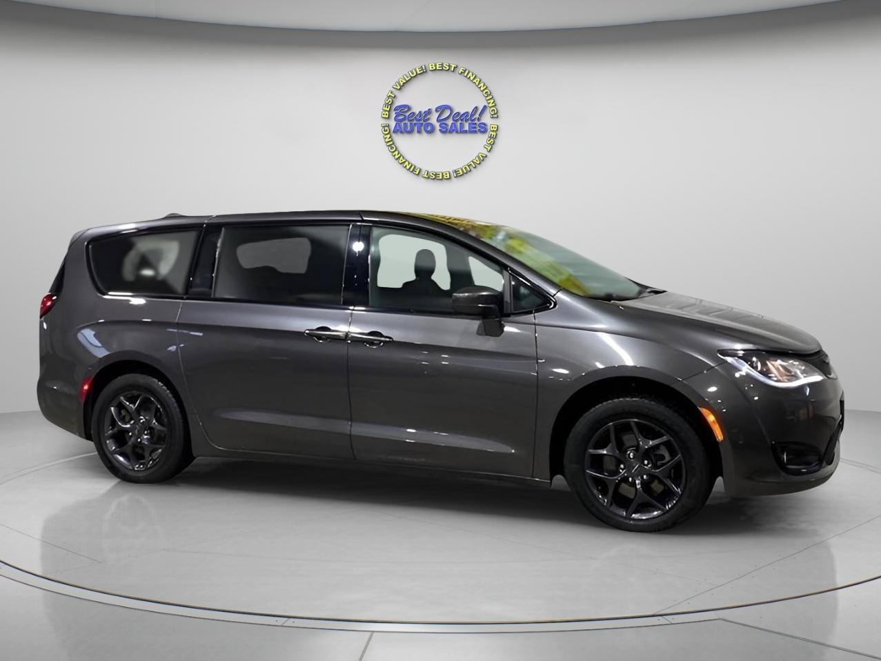 Used 2018 Chrysler Pacifica Touring Plus w/ S Appearance Package FWD image 7
