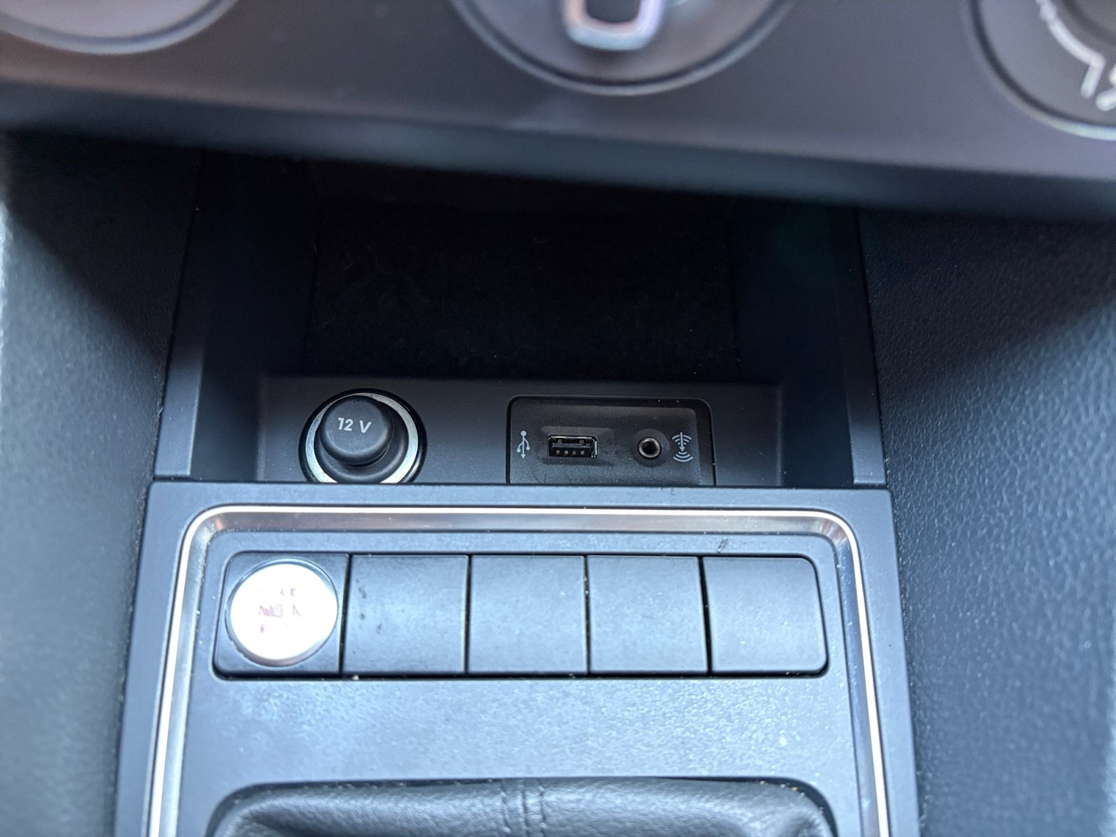 Used 2017 Volkswagen Jetta SE FWD image 19