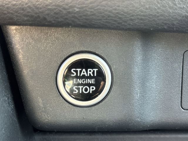 Used 2023 Nissan Rogue S image 18