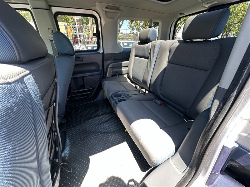 Used 2005 Honda Element EX image 17