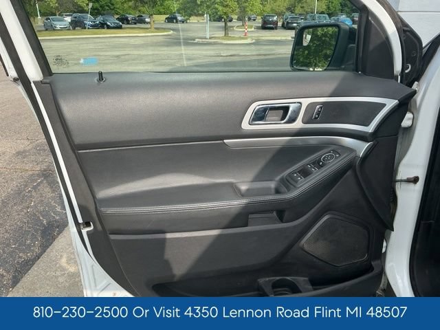 Used 2015 Ford Explorer XLT w/ Equipment Group 202B AWD/4WD image 15