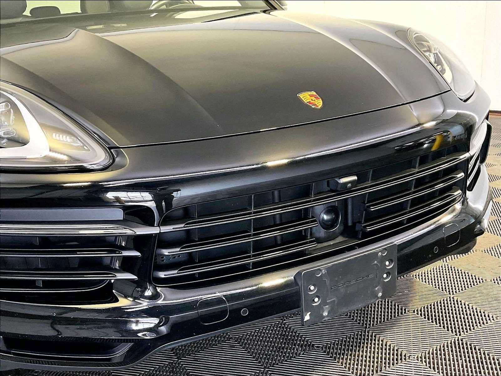 Certified 2023 Porsche Cayenne AWD/4WD image 34