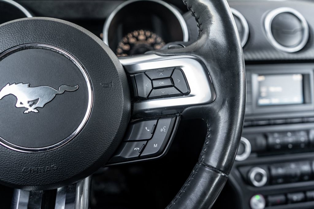 Used 2018 Ford Mustang EcoBoost image 22