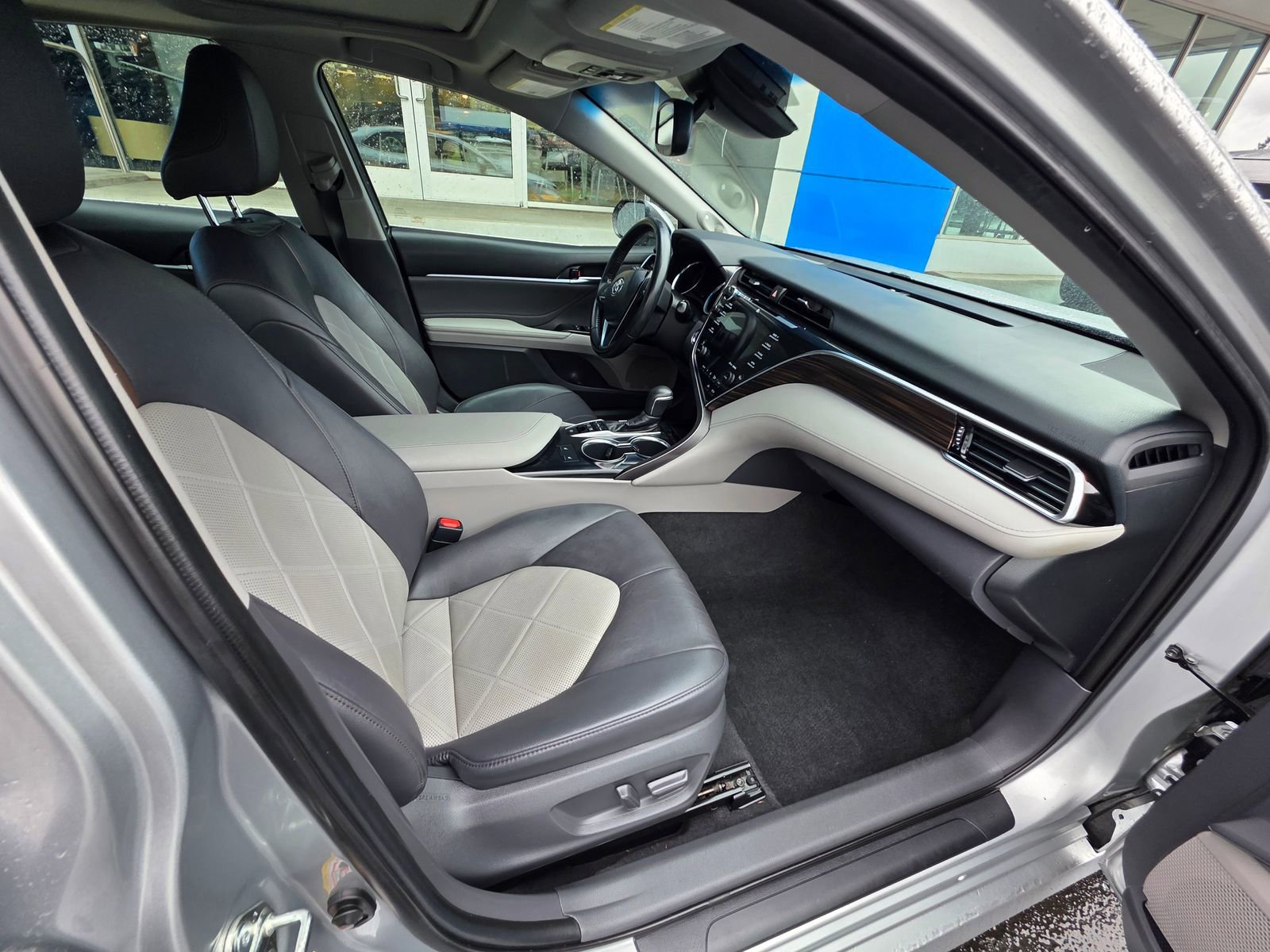 Used 2018 Toyota Camry XLE w/ Audio Package image 15