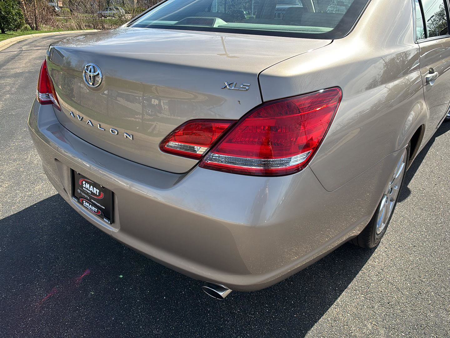 Used 2007 Toyota Avalon XLS FWD image 7