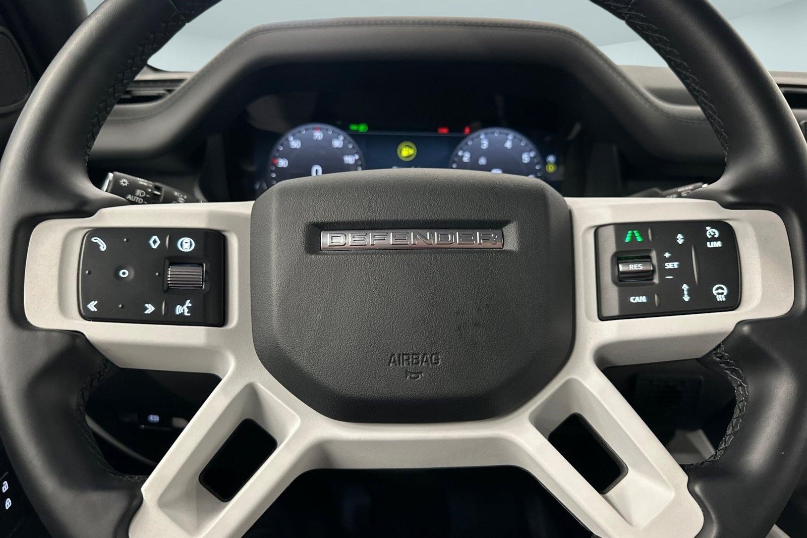 Used 2025 Land Rover Defender 110 S AWD/4WD image 10