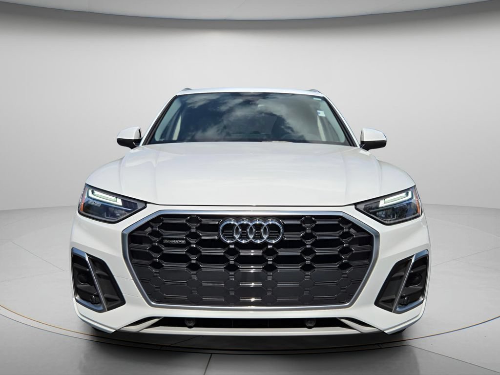 Used 2023 Audi Q5 2.0T Premium w/ Convenience Package AWD/4WD image 4