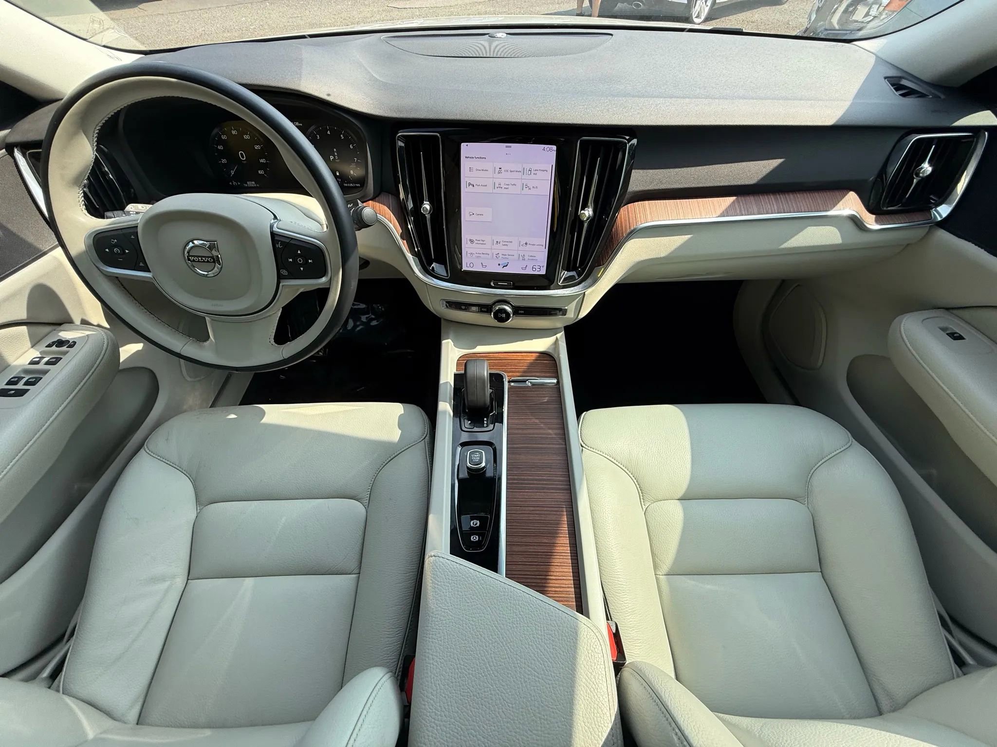 Used 2022 Volvo S60 B5 Momentum image 20