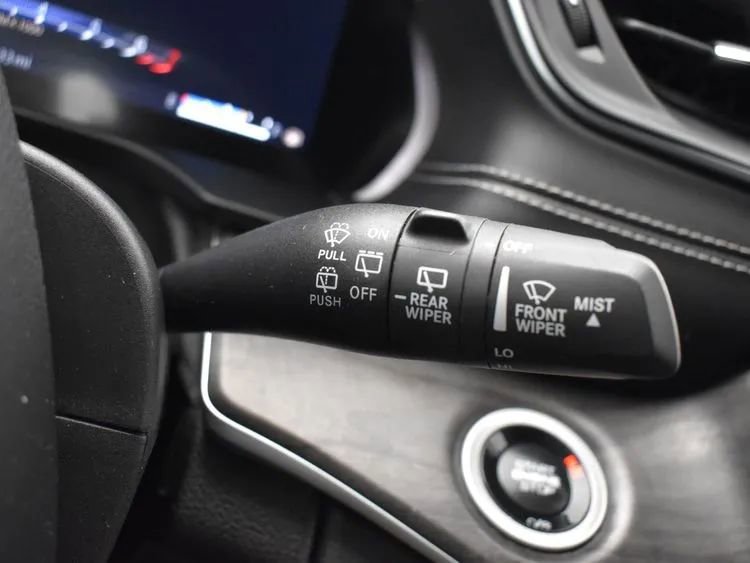 Used 2024 Jeep Grand Cherokee Limited image 27