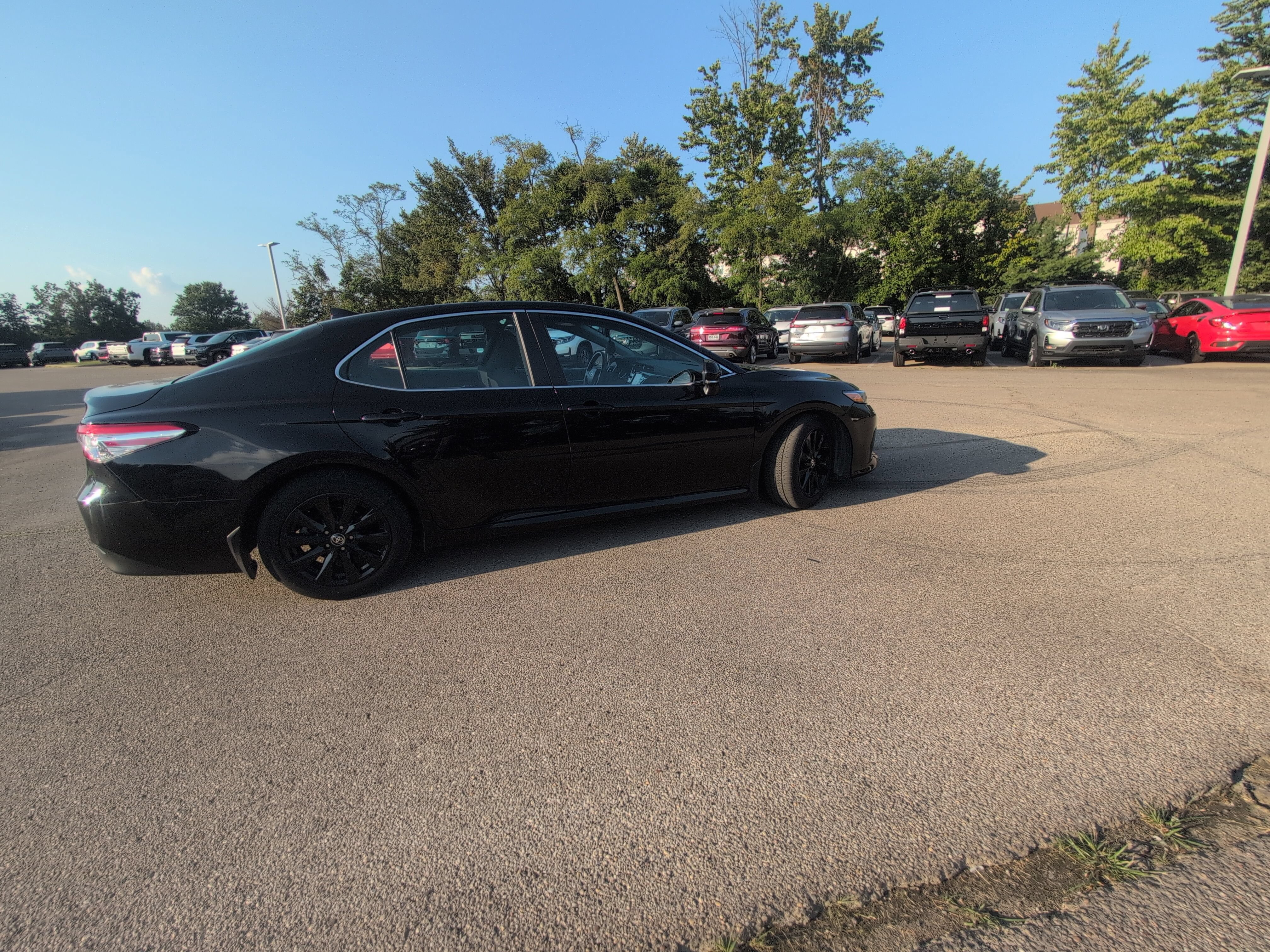 Used 2020 Toyota Camry LE w/ Convenience Package FWD image 20