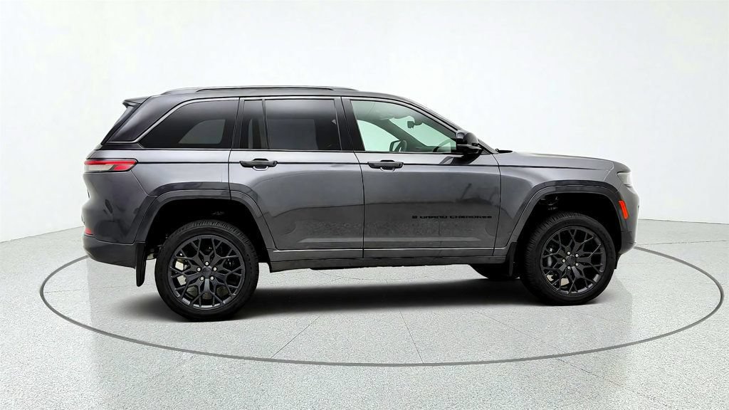 Used 2026 Jeep Grand Cherokee Summit w/ Obsidian Package AWD/4WD image 4