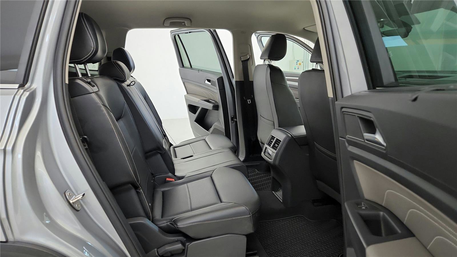 Used 2022 Volkswagen Atlas SE AWD/4WD image 18