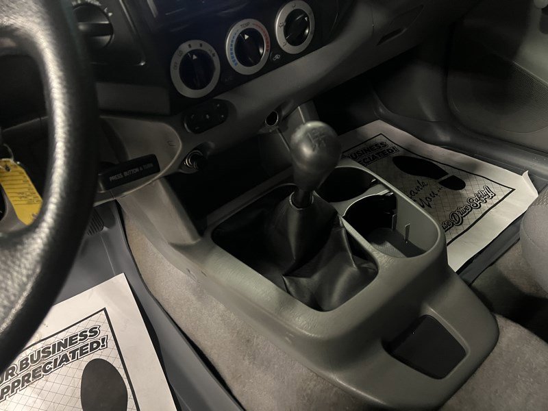 Used 2007 Toyota Tacoma 4x4 Regular Cab image 7