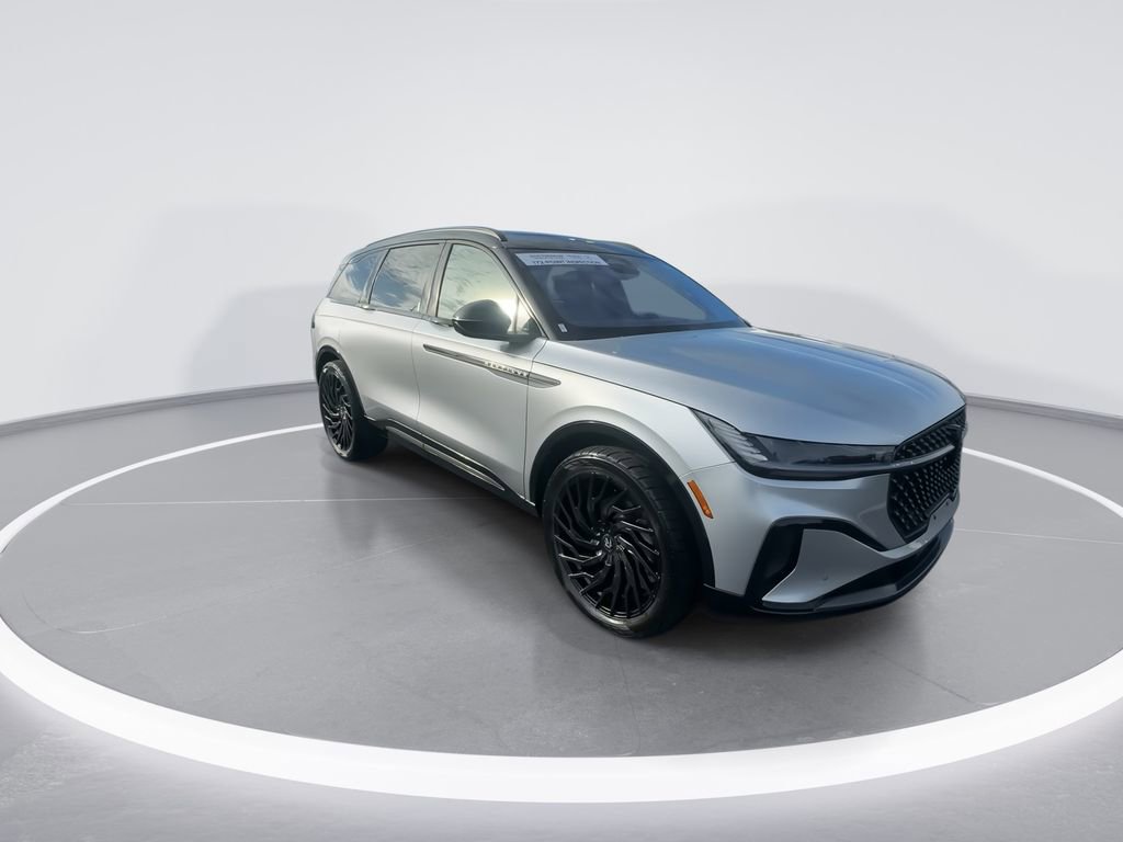 Used 2025 Lincoln Nautilus Reserve w/ Jet Appearance Package image 2