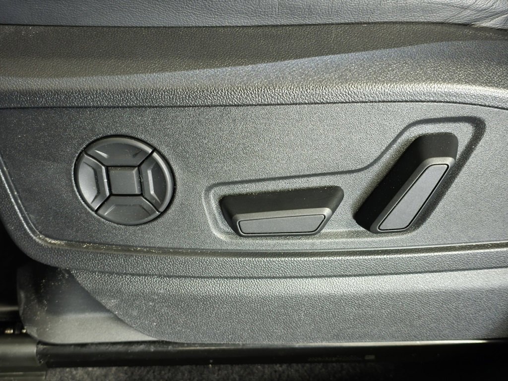 Certified 2025 Audi Q5 Premium w/ Convenience Package image 16