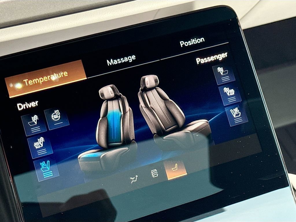 New 2026 Cadillac Vistiq Sport w/ LPO, Floor Liner Package image 21