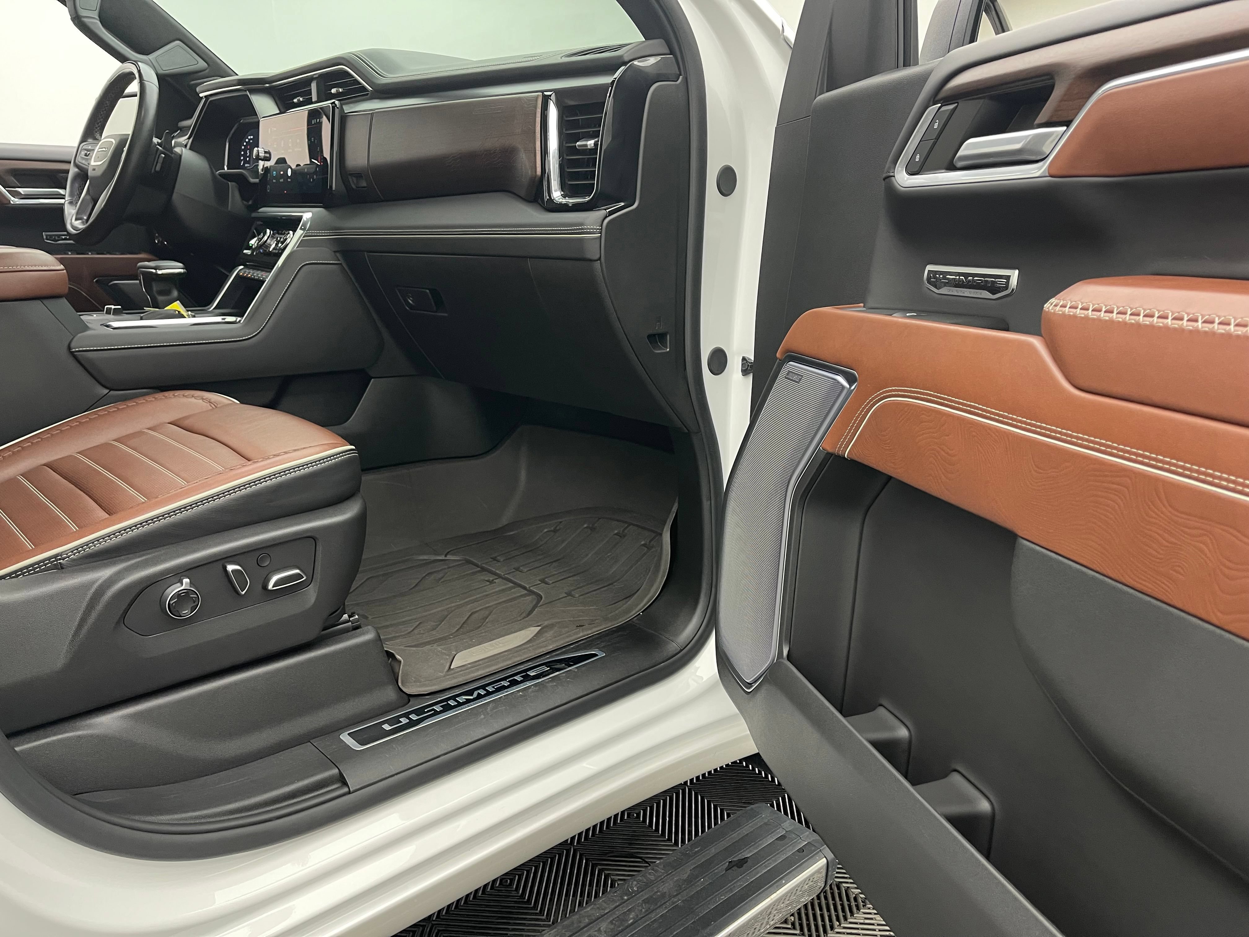 Used 2024 GMC Sierra 1500 Denali Ultimate AWD/4WD image 36