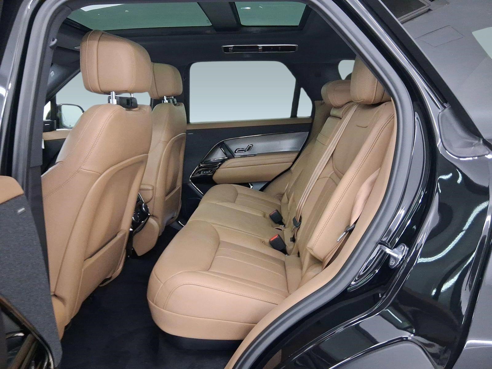 New 2026 Land Rover Range Rover Sport SE image 13