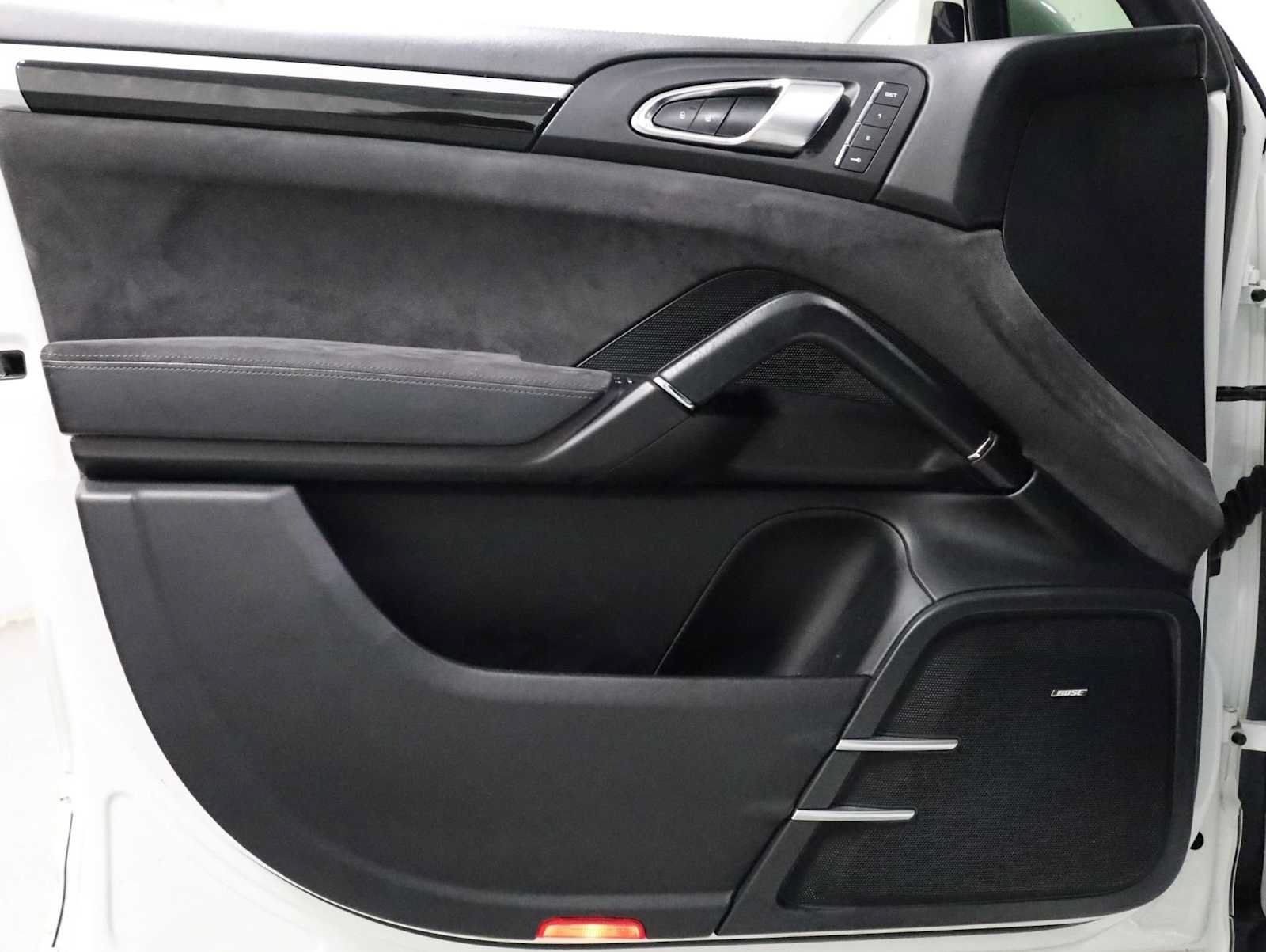Used 2016 Porsche Cayenne GTS AWD/4WD image 16