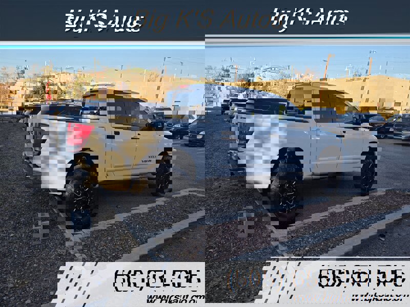 Used 2012 Nissan Titan SV w/ SV Value Truck Pkg image 4