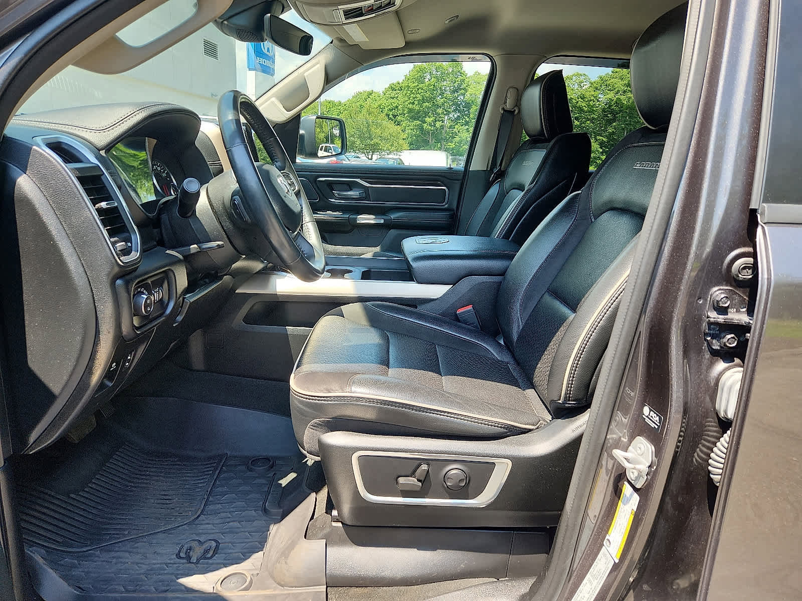 Used 2022 RAM 1500 Laramie image 15