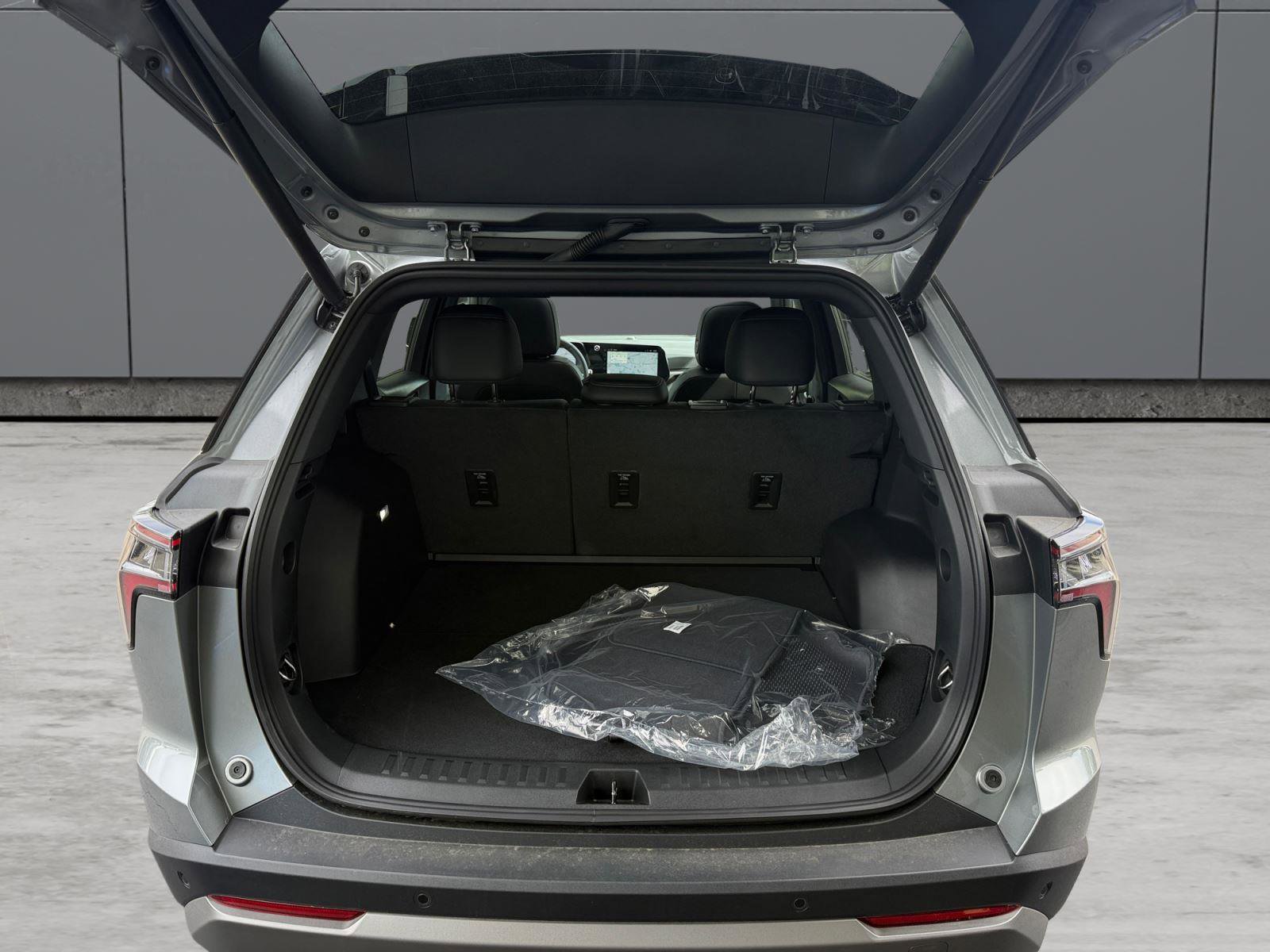 New 2026 Chevrolet Equinox LT w/ Convenience Package II AWD/4WD image 19