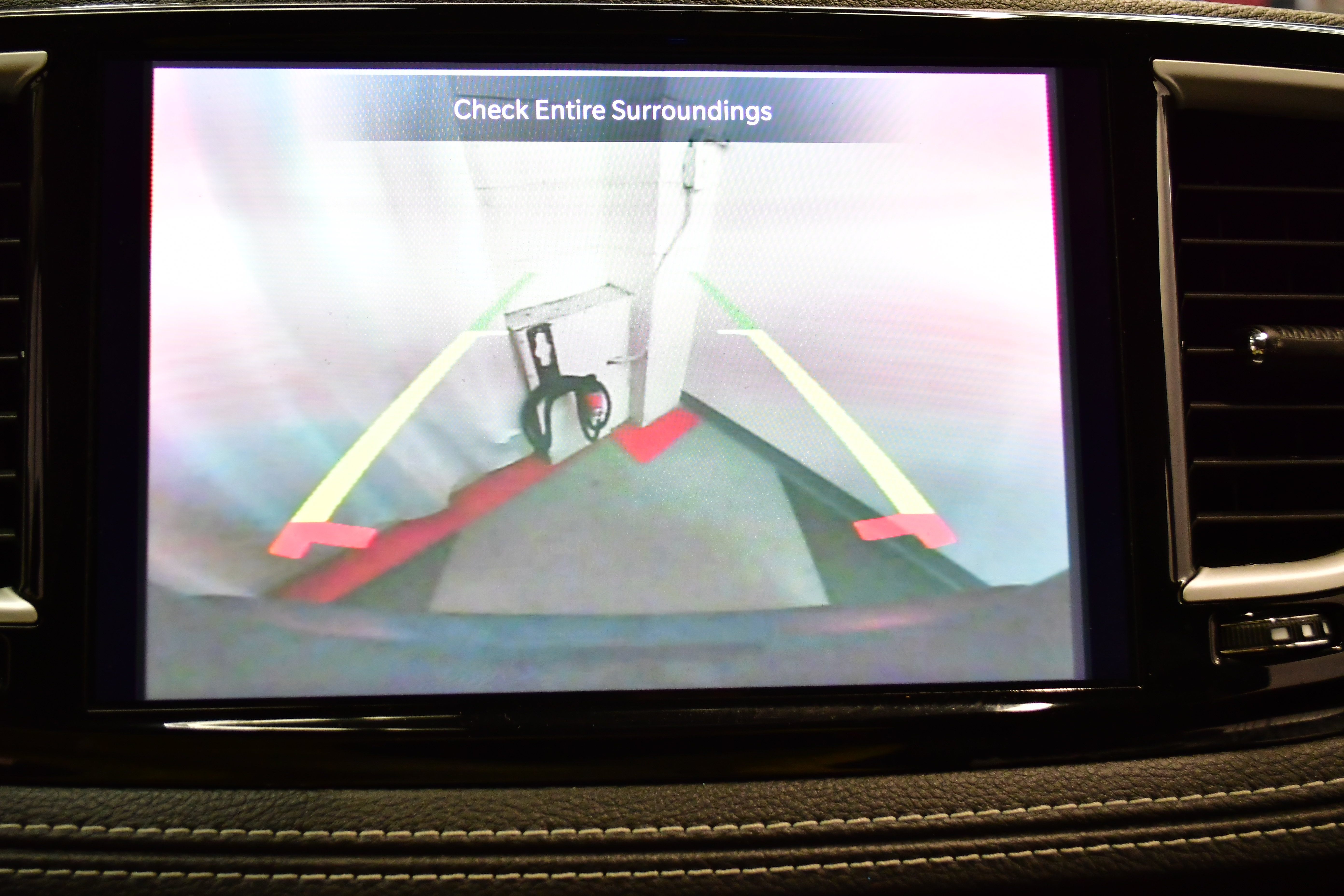 Used 2023 Chrysler Pacifica Touring-L w/ Uconnect Theater Family Group FWD image 29