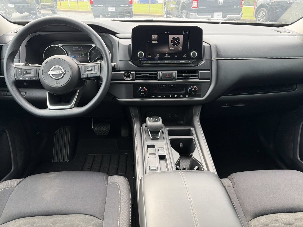 Used 2024 Nissan Pathfinder S FWD image 2