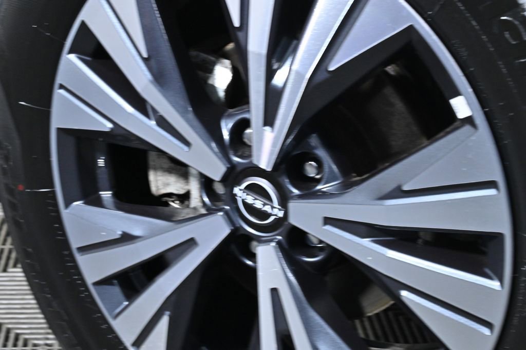 Certified 2022 Nissan Rogue SV image 31