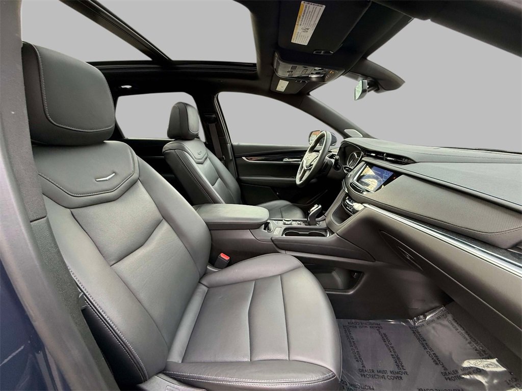 Used 2025 Cadillac XT5 Premium Luxury image 14