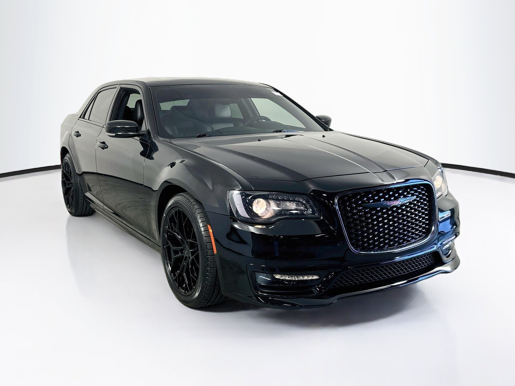 Used 2022 Chrysler 300 S RWD image 3