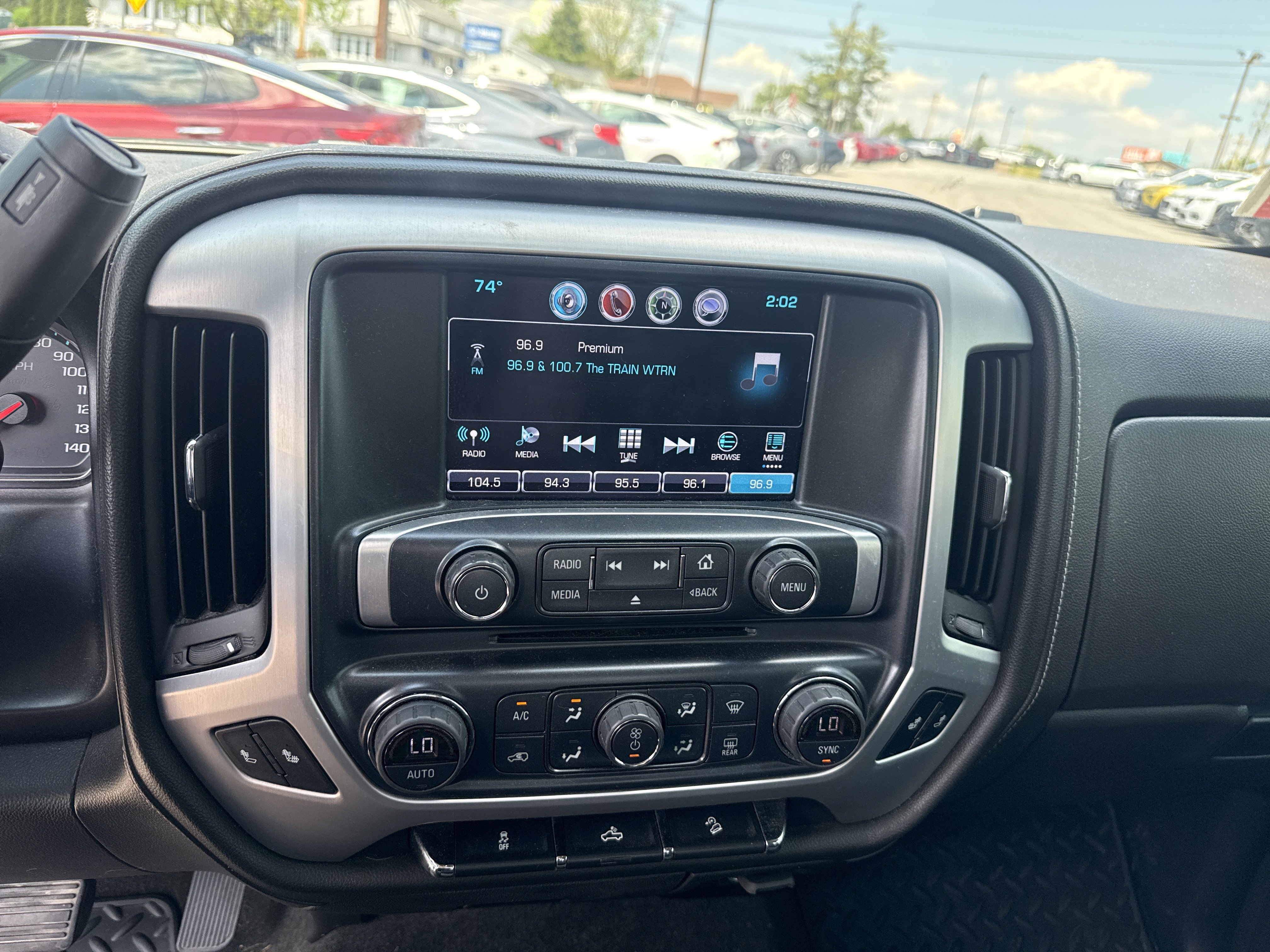 Used 2018 GMC Sierra 1500 SLE w/ SLE Value Package AWD/4WD image 23