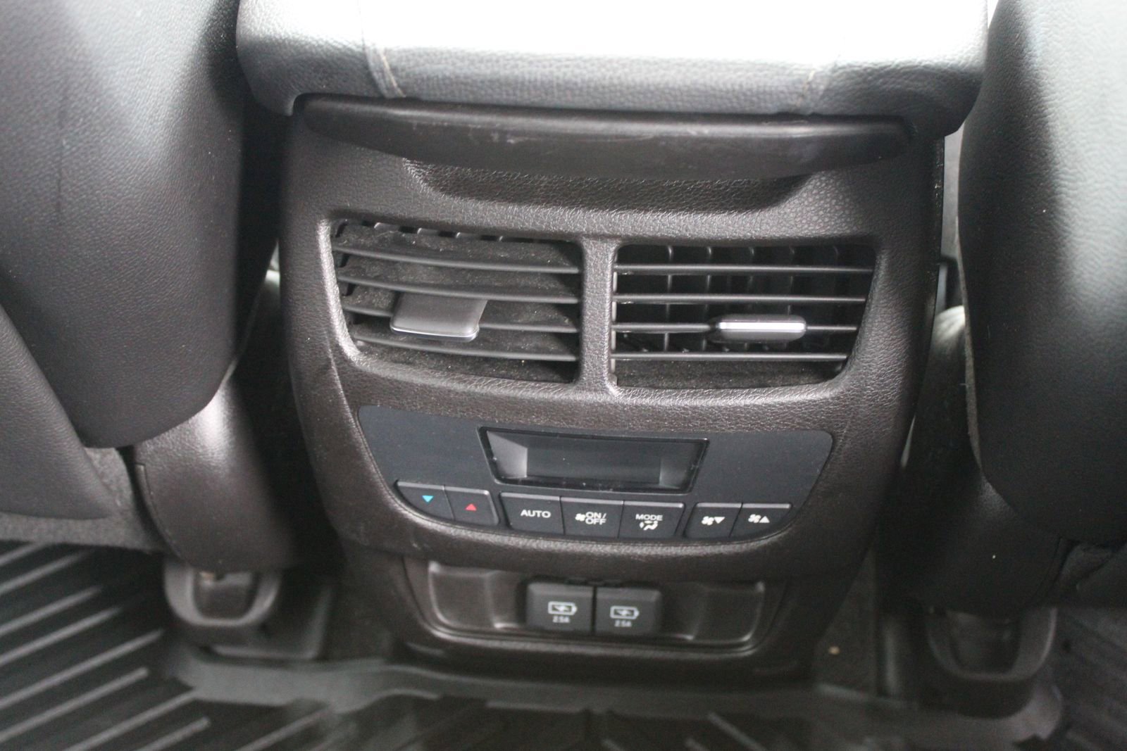 Used 2017 Acura MDX SH-AWD image 15