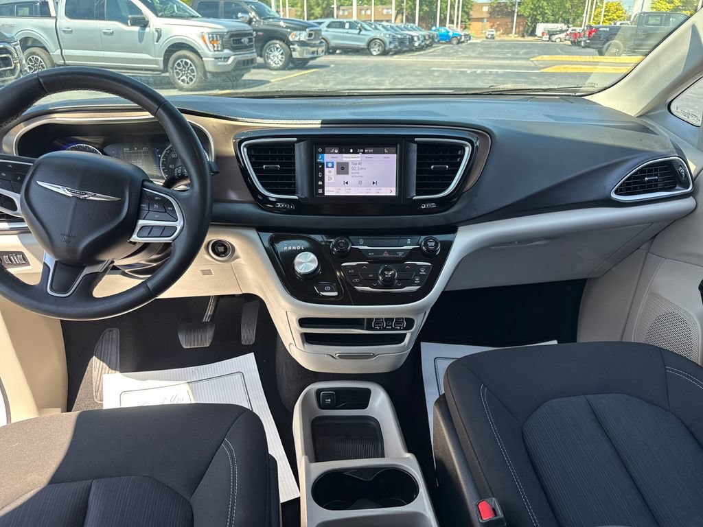 Used 2023 Chrysler Voyager LX FWD image 28