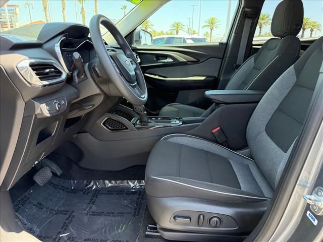 Used 2022 Chevrolet TrailBlazer LT w/ LPO, Blackout Package FWD image 6