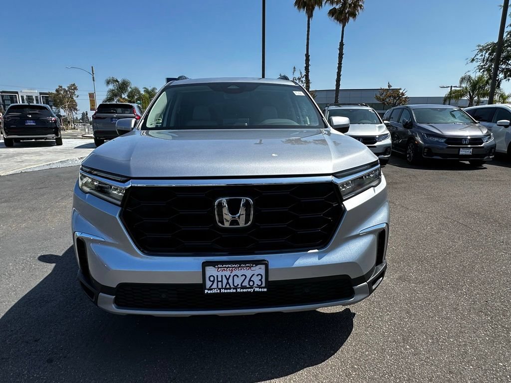 Used 2023 Honda Pilot Touring image 3