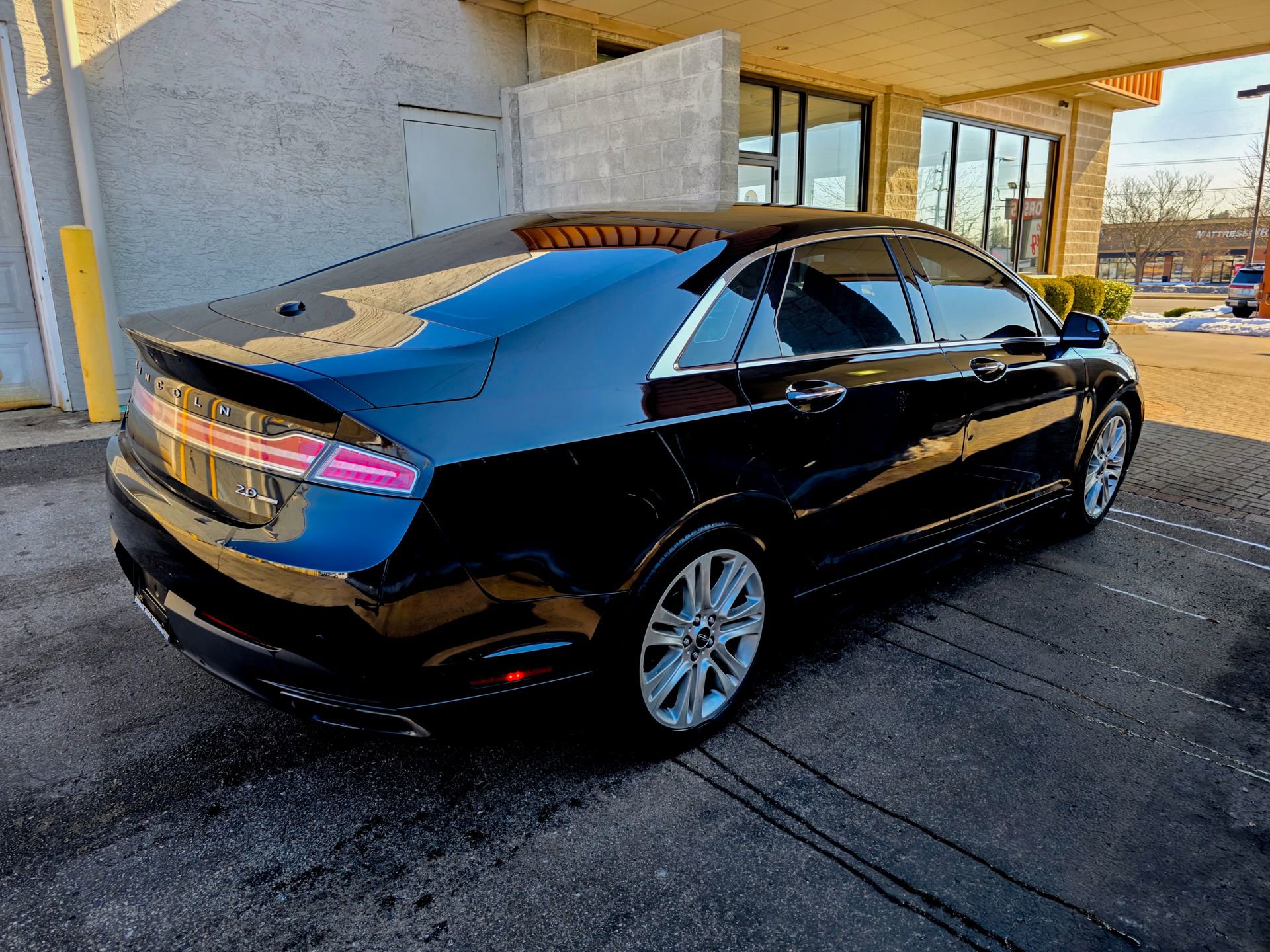 Used 2016 Lincoln MKZ image 8