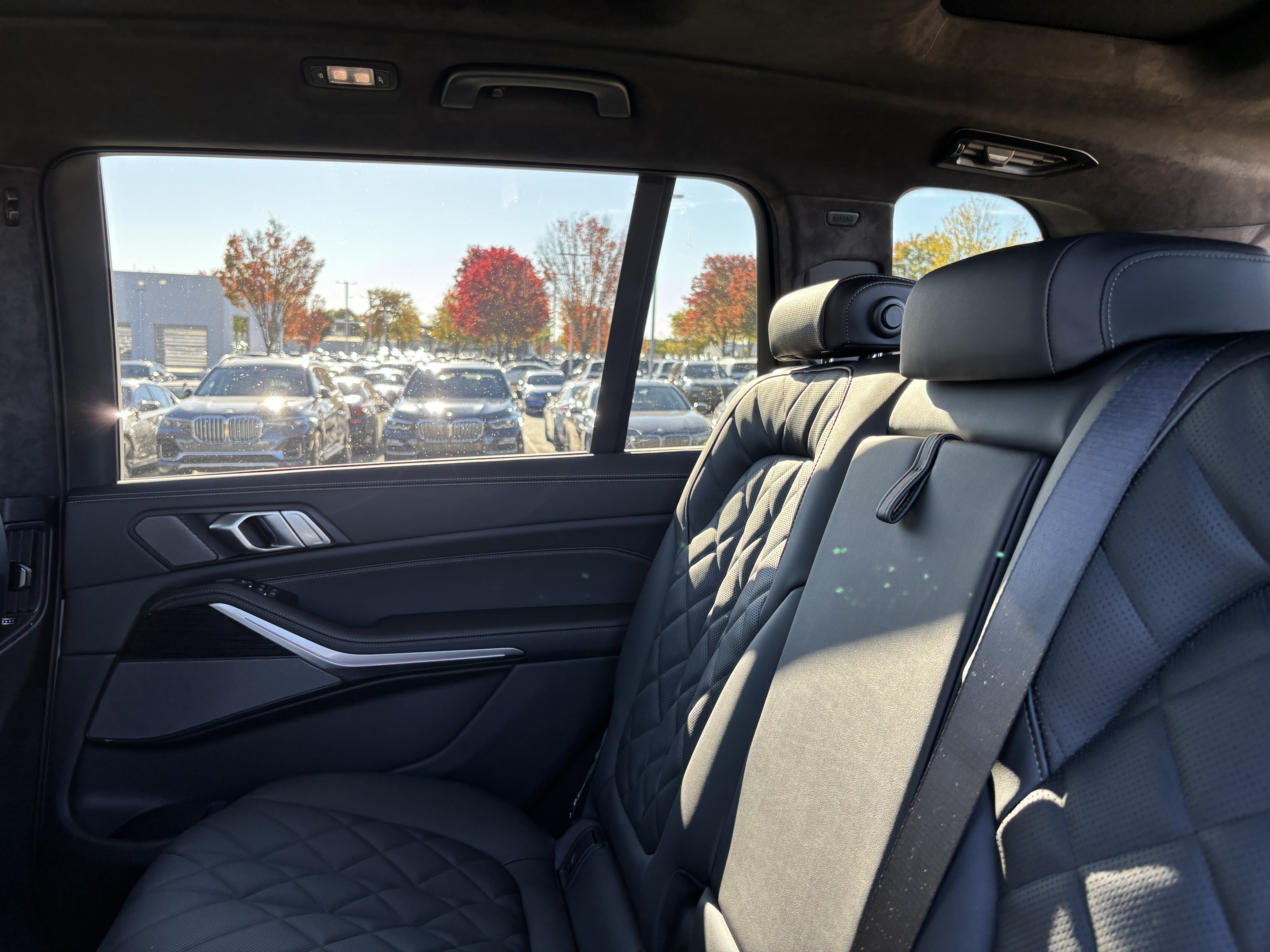 Used 2026 BMW X7 xDrive40i w/ M Sport Package AWD/4WD image 33
