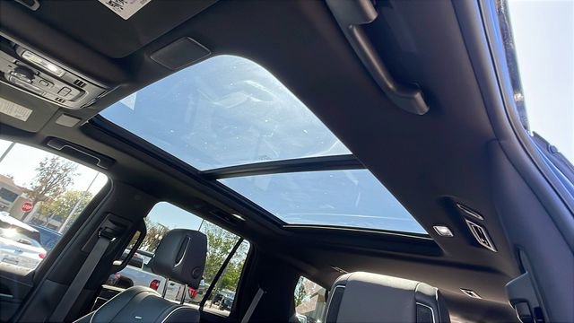 Used 2024 Cadillac Escalade Sport AWD/4WD image 32
